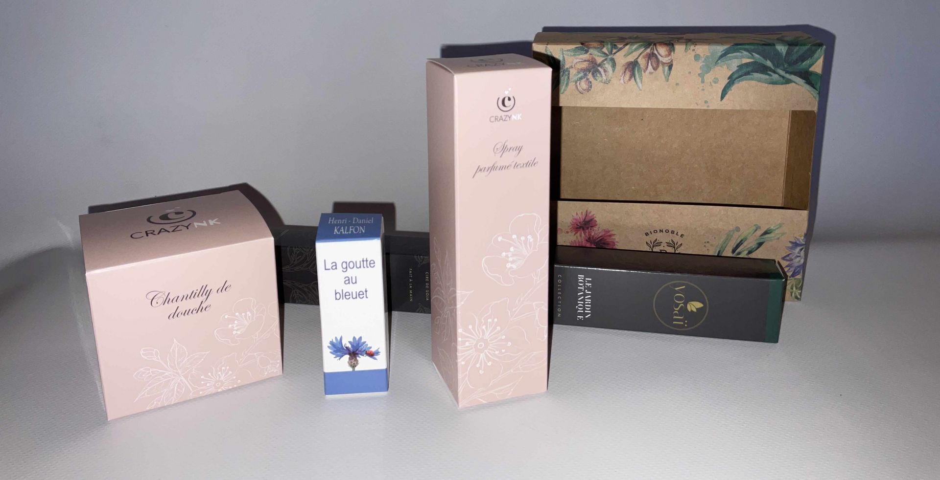Packaging personnalisé - Carton blanc ou kraft 270g à 400g - Impression Quadri/Pantone, dorure, gaufrage, vernis sélectif_0