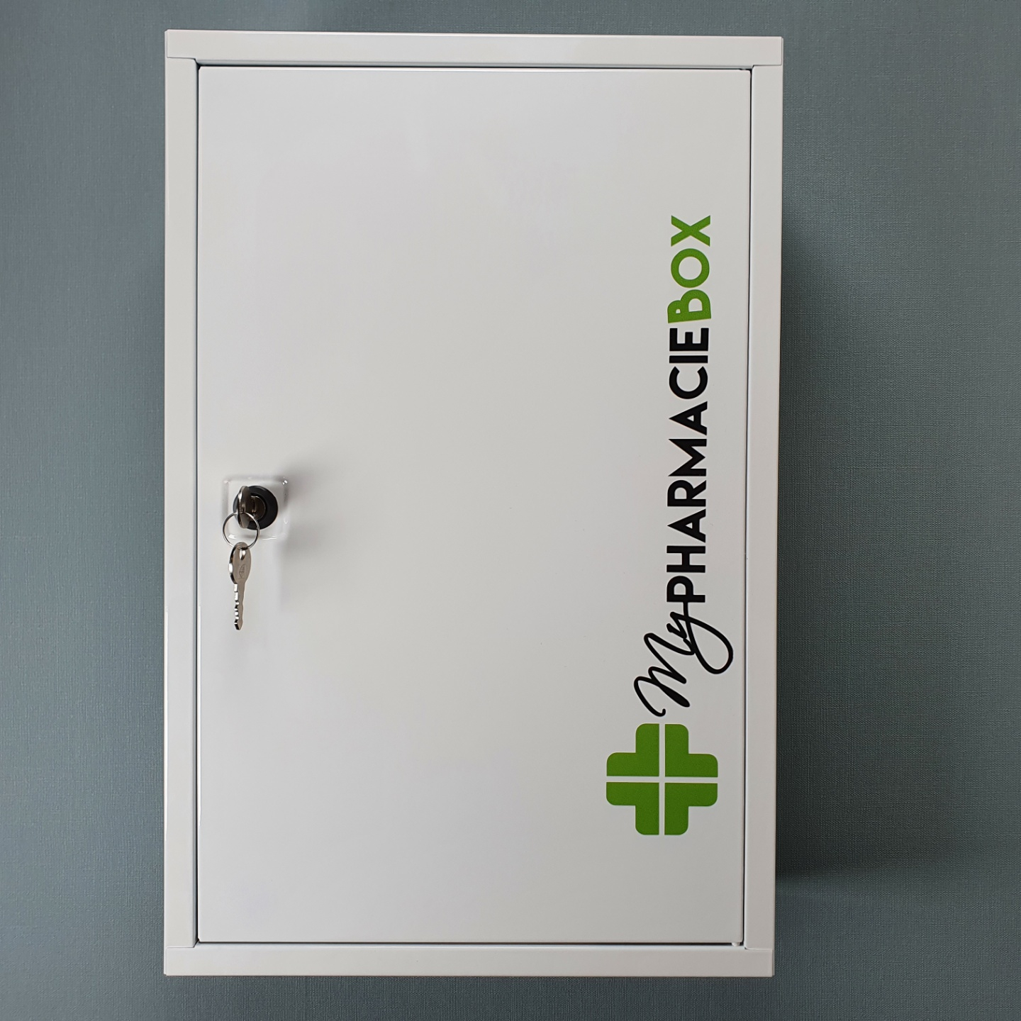 Armoire à pharmacie bureau 20 personnes - métal blanc, compartimentée avec 2 tablettes fixes - ARM1P.BUR.C20B_0
