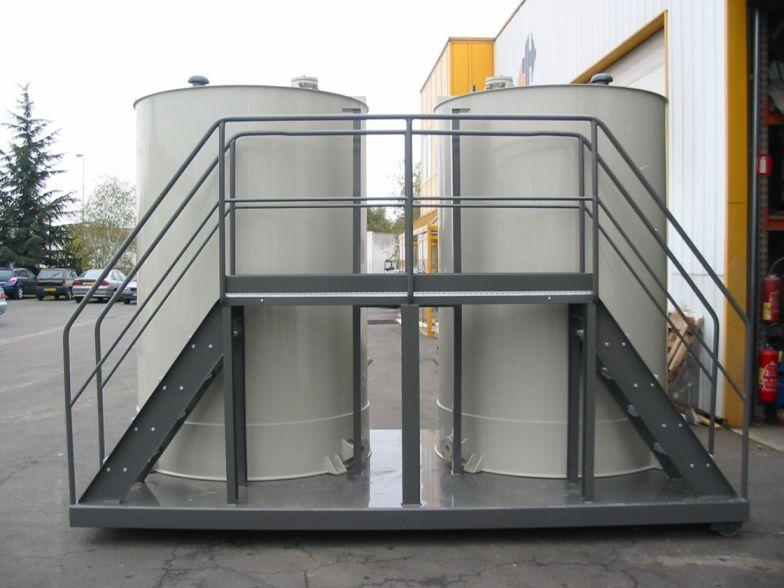 Cuves à produits chimiques sur skid et passerelle - PP - 0 à 50m3 - Normes NFT 57900 et NFEN 12573-2_0