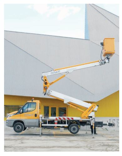 Camion nacelle articulée, hauteur de travail 25 m, utilisé pour la pose d'enseignes, élagage, pose de décorations de noël et autres - disponible en location_0