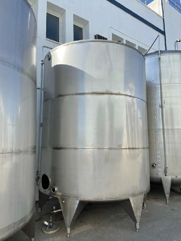 Cuve inox d'occasion 26 000 litres avec agitation_0
