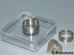 2C) LOT DE 12X BOITES PLASTIQUE CARRÉES 60X60X19 MM.