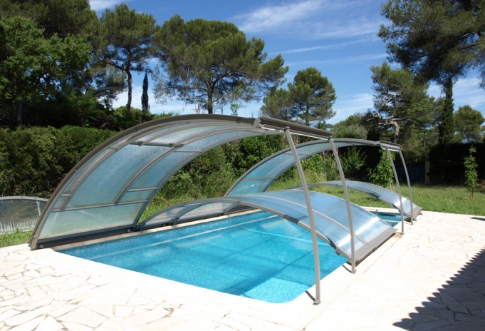 Abri piscine plat