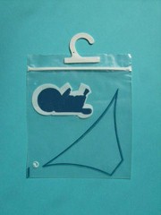 Sac plastique cintre - CBS Emballages - Idéal pour chemises, cravates, tee-shirts et lingerie - Format sur mesure avec bande adhésive_0