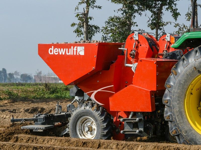 Cp22 Farmer - planteuse à godets 2 rangs portée - Dewulf BV - trémie 550 kg_0