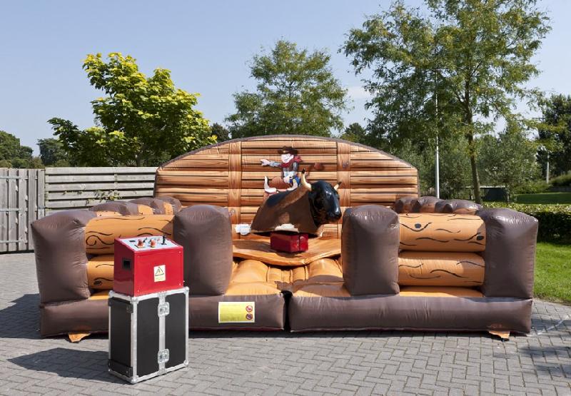 Taureau mécanique western complet - 5x5M - Poids 100 kg - Capacité 1 personne_0