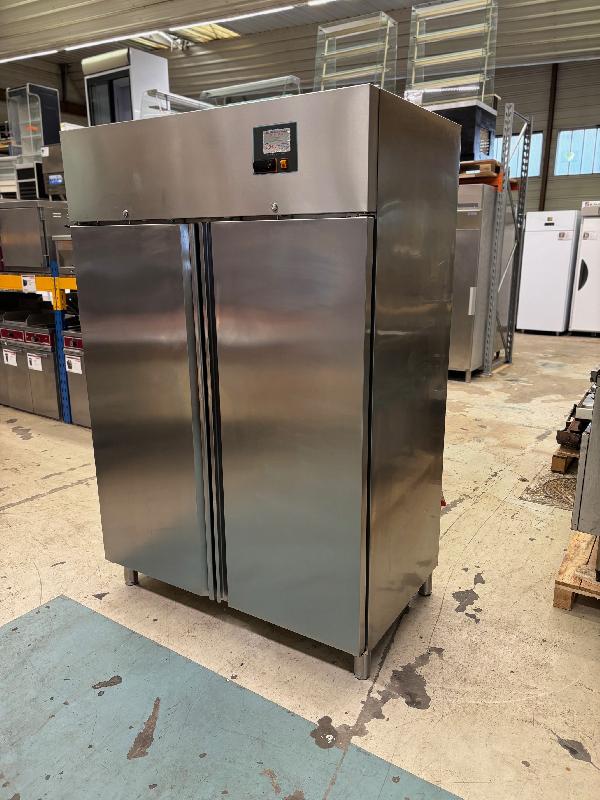 Armoire réfrigérée positive 2 portes 1400 L d'occasion - Réfrigérant R404A - Température -2/+8°C - Puissance 403 W_0