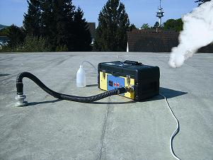 Détecteur de fuite d'eau par injection de fumigène sur toiture terrasse_0