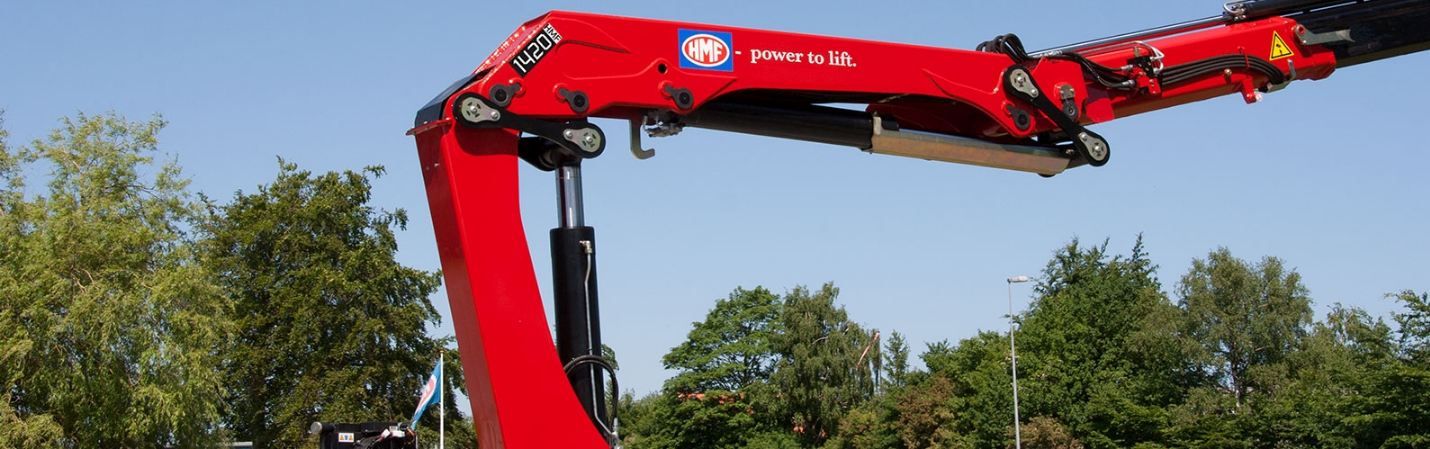 Grue auxiliaire 1420-K HMF - portée hydraulique de 6,2 à 17,2 m - articulation 15°_0