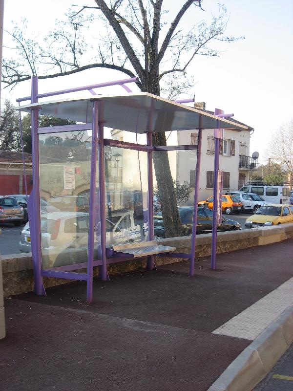 Abri bus swing / structure en acier / bardage en verre securit / avec banquette / 304 x 190 cm_0