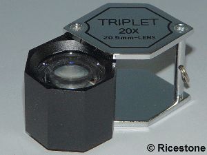 1FC) LOUPE TRIPLET 20X20.5MM POUR BIJOUTIER, PLIABLE.