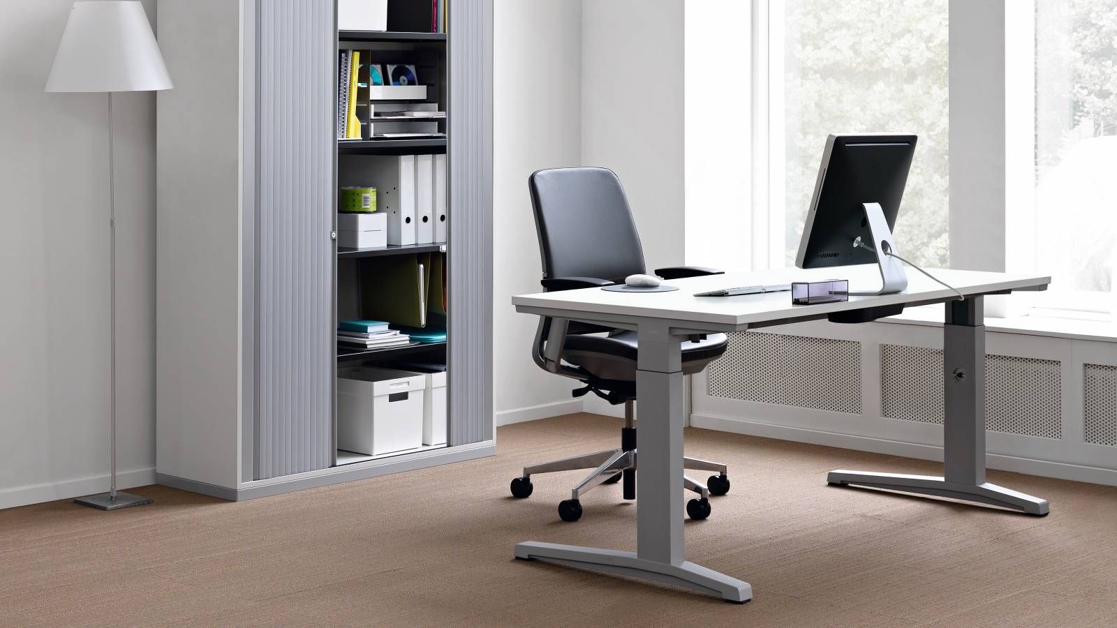 Bureau droit assis/debout Steelcase avec 4 amplitudes de hauteur et design ergonomique - Activa_0