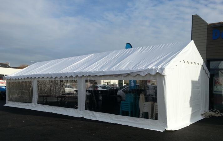 Barnum - tente blanche avec fenêtres 5m x 12m - 60m² - réception jusqu'à 60 personnes assises_0