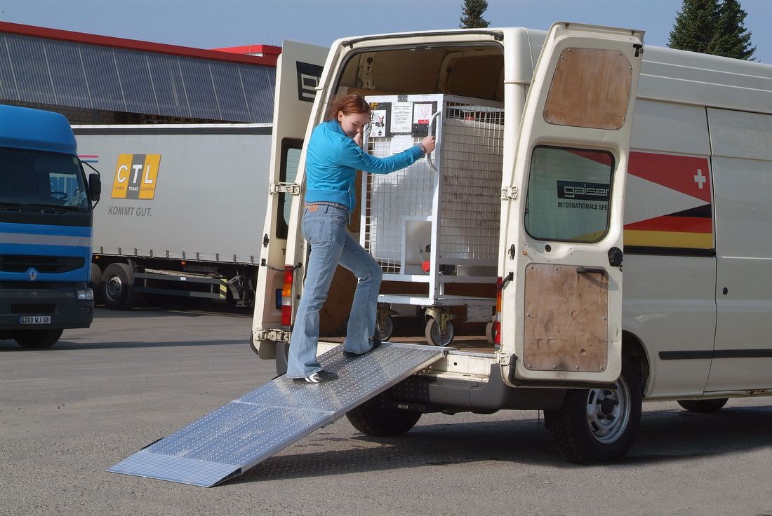 AOS-F - Rampe pour transpalette - Stoecklin Logistik AG - surface antidérapante et pliable pour engins légers_0