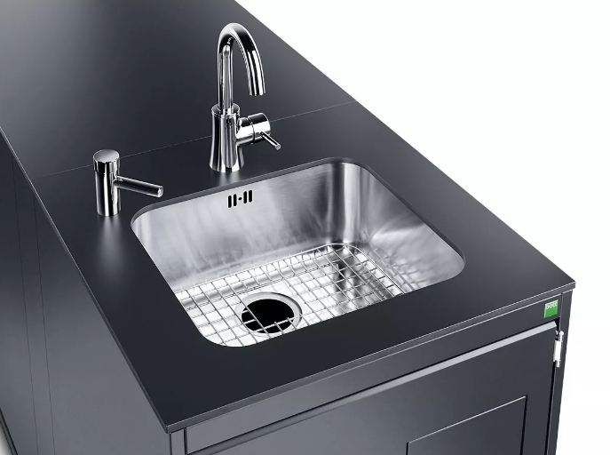 Armoire avec évier, zone de lavage intégrée dans le local de service_0
