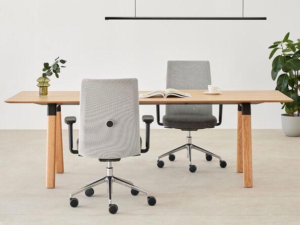 Table de réunion Plania - 8-10 personnes - plateau bois - pied bois personnalisable - L200/240 x P90/120 cm_0