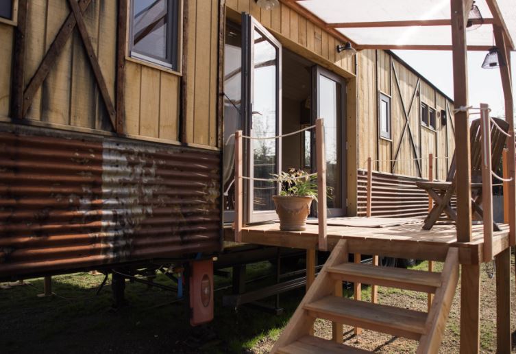 Tiny house poids lourd - remorque Fruehauf triple essieux, ossature Douglas et chêne, isolation écologique_0