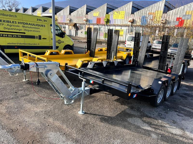 MOIROUD tr3500 3 essieux 3t5 neuve MOIROUD noire large_0