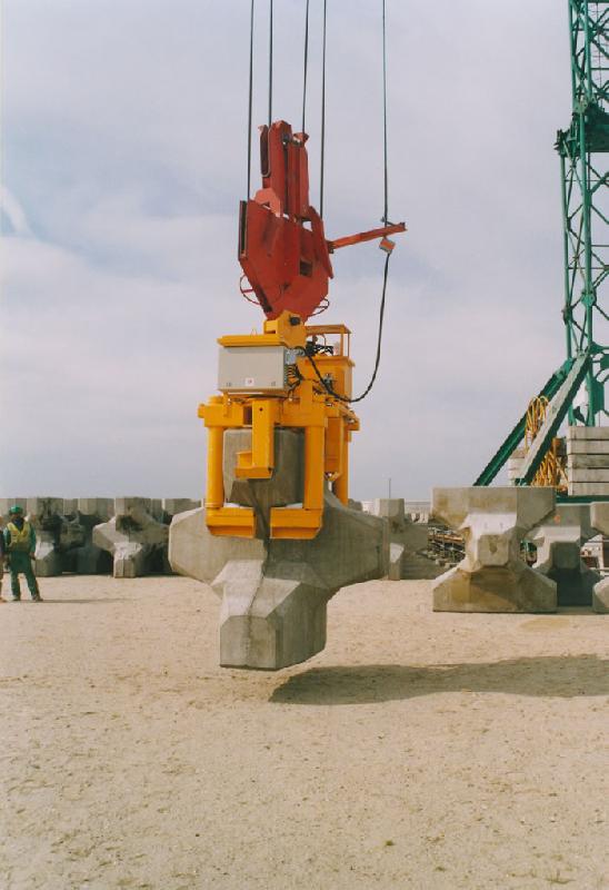 Pinces de levage - ACIMEX : pinces mécaniques, hydrauliques et brise-lames pour manutention de charges lourdes_0