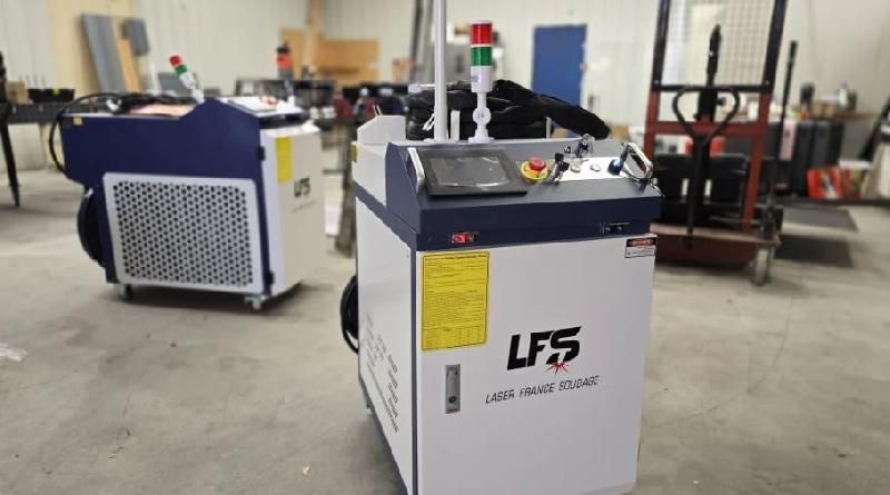 Poste de soudure laser 3-en-1 pour ateliers - 2000W avec refroidissement liquide_0