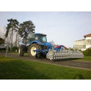 Bg-320 - Décompacteur agricole Testas & Popek - Poids 520 kg - Largeur 2 m - Pics interchangeables et acier traité_0