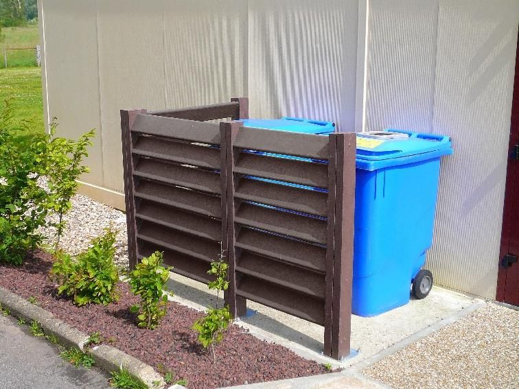 CACHE CONTENEUR EN L, 2 BACS 4 ROUES, SUR PLATINES, MARRON - MANUTAN COLLECTIVITÉS