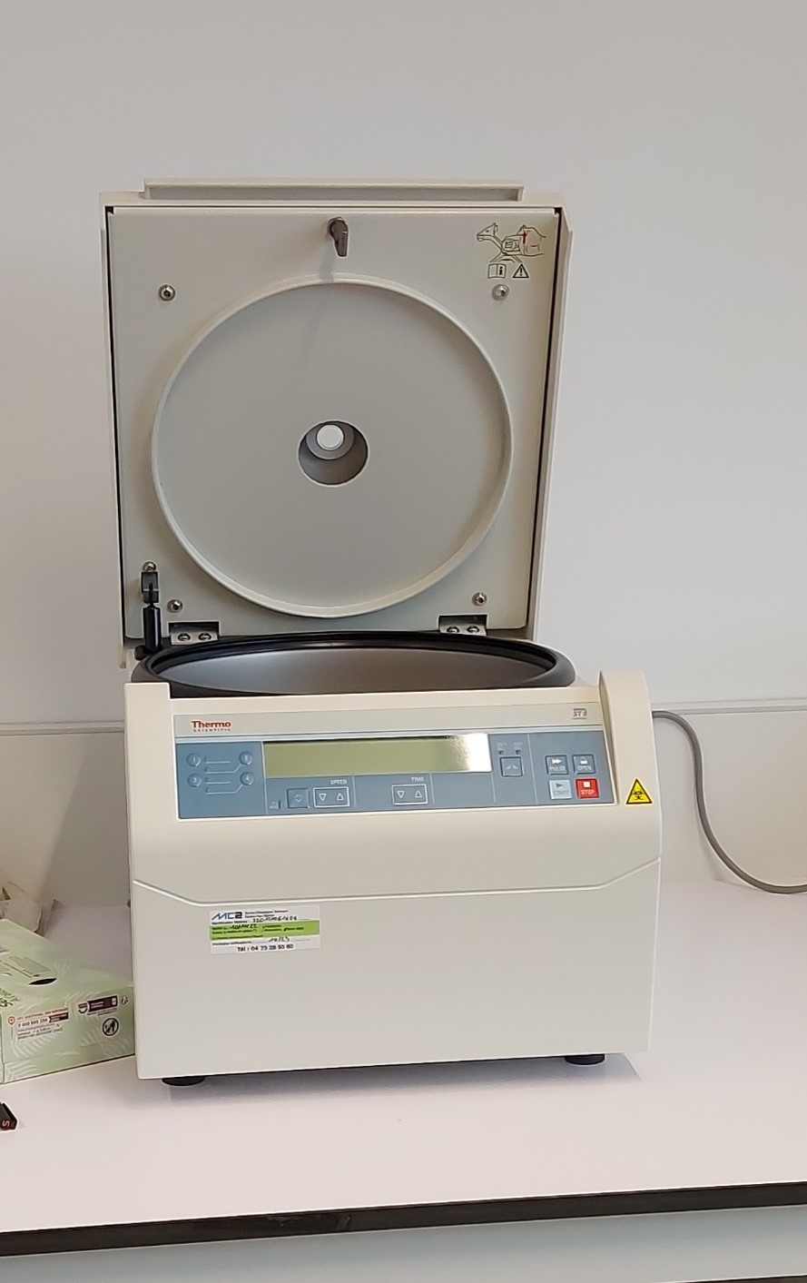 Centrifugeuse d'occasion, pour laboratoire de recherche thermofisher sorval st8 - p2212-2012_0