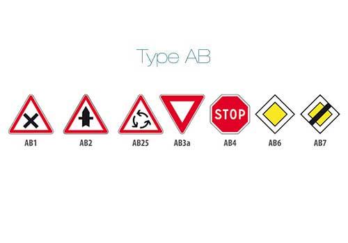 Type AB – signaux d'intersection et de priorité - Classe 1 - Visible à 80m_0