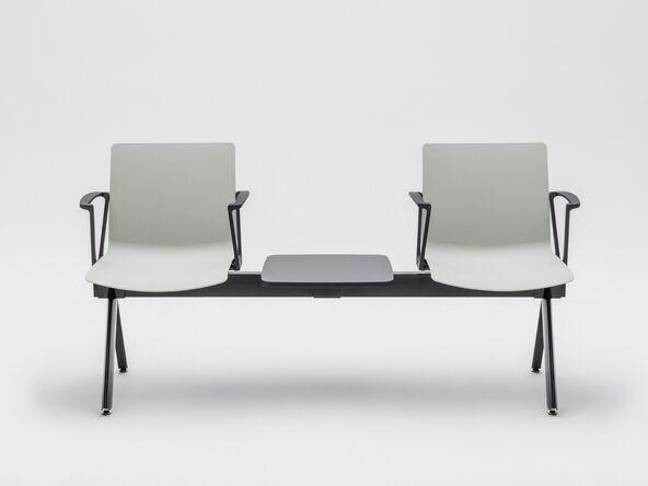 Chaise sur poutre Shila avec tablette et accoudoirs_0