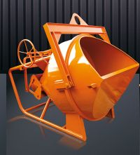 1018 V - Bennes à béton cylindro-coniques avec tuyau et système de fermeture robuste_0