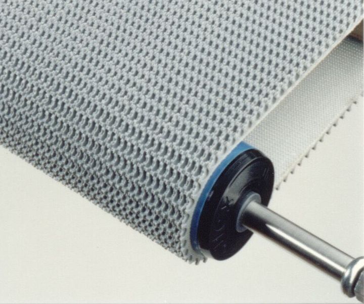 Bandes transporteuses modulaires en PVC - Märtens - avec profils trapézoïdaux et bordures ondulées_0