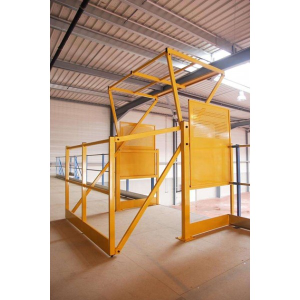 Barrière écluse - sas de sécurité avec protections latérales pour la manutention sécurisée des palettes_0