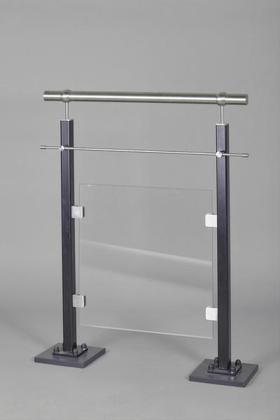 Garde-corps inox 304 avec 2 lisses et verre 44.2, poteaux prêts à poser_0