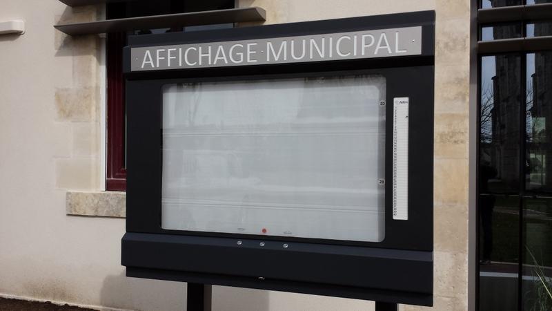 Panneaux d'affichage extérieur légal - Tableau d'affichage dynamique avec vitrage anti-effraction et grande capacité_0