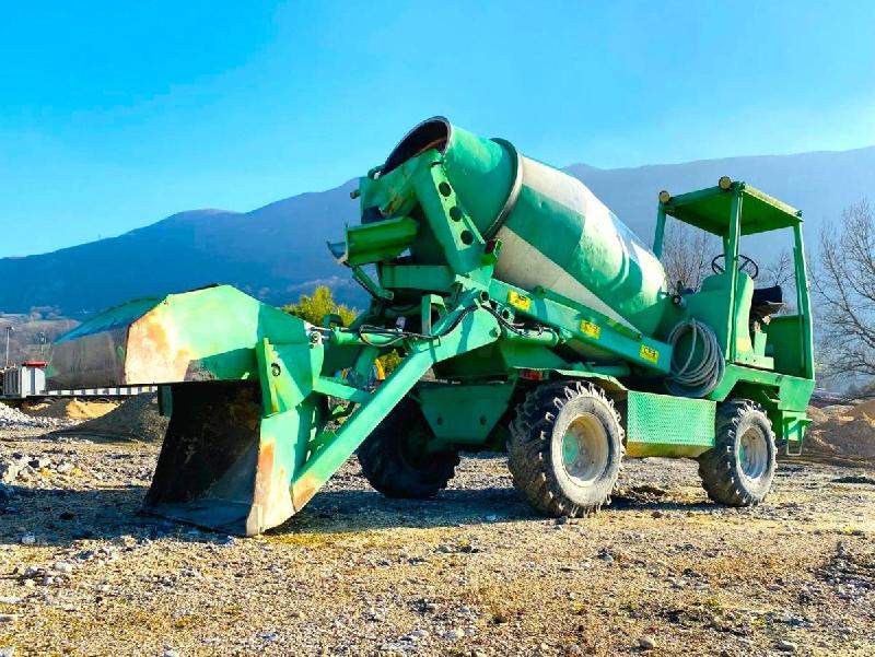 MERLO Auto bétonnière DBM 2500_0