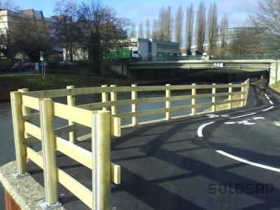 Clôture haute mixte bois/métal - Modèle Luxembourg - esthétique tout bois et supports modulaires_1