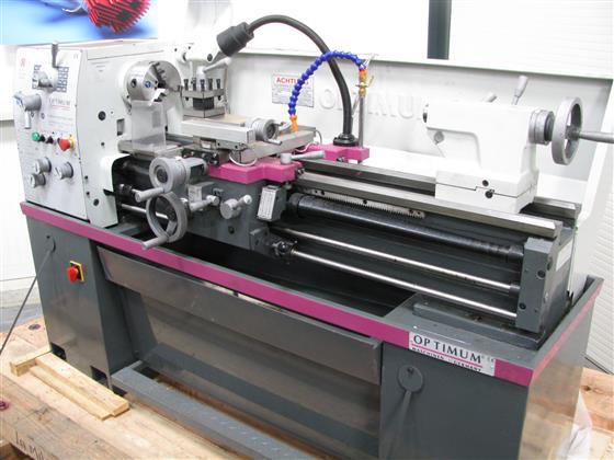 Tour semi-automatique horizontal Optimum Opti 360 x 1000 - Diamètre usinable maxi 356 mm - Entre-pointes 1000 mm - Année 2008_0