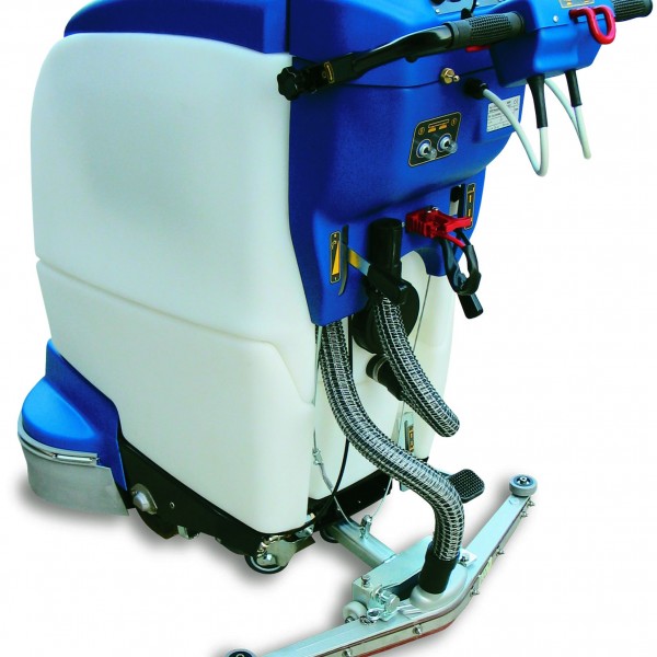 Autolaveuse accompagnée DELUXE 55 BT - 550 mm, batteries, 48L, 1080W, traction motorisée_0