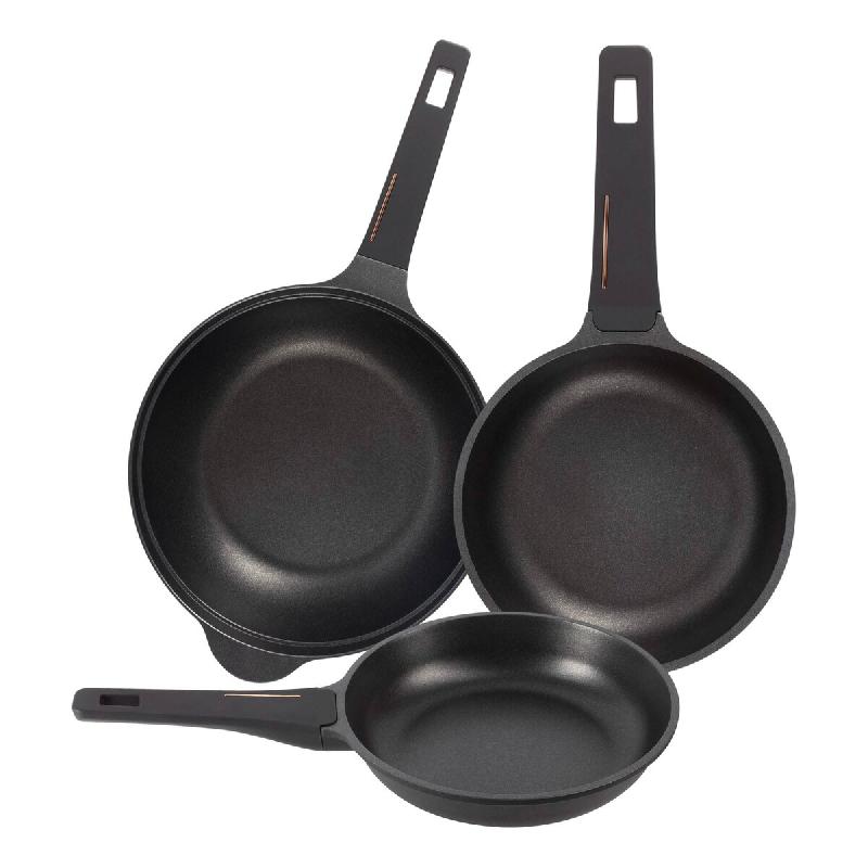 BERGNER Copper - Jeu de 2 poêles Ø24/Ø28 cm et wok Ø30 cm en aluminium coulé couleur noire - PK8739_0