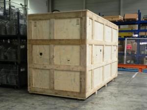 Caisse en bois équipée de poignées, marquage, mousse de protection_0