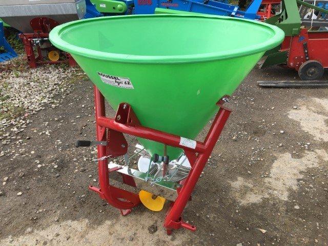 Distributeur d'engrais NC 350L PR - Occasion - Cuve plastique - Largeur 6-14m_0