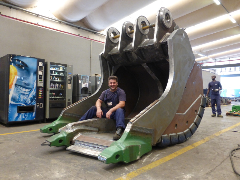 Godet ripper pour pelles de 19 à 250 tonnes - Profil déroctage - ONE-TP_1