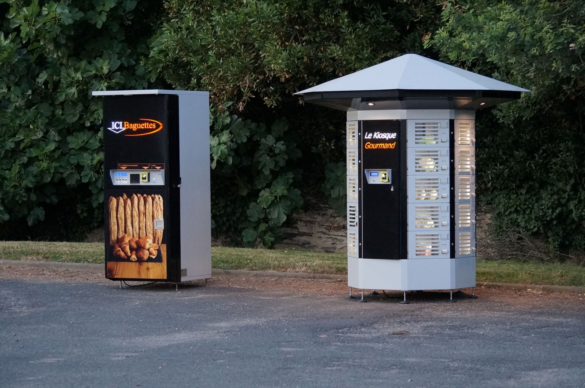 Kiosque Gourmand octogonal avec 35 casiers non réfrigérés_0