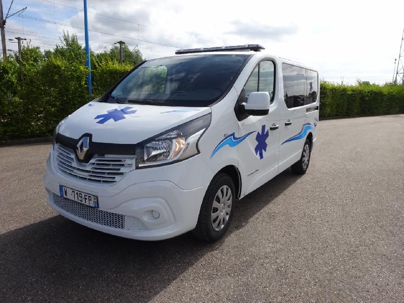 Ambulance renault trafic 120 cv 2016_0