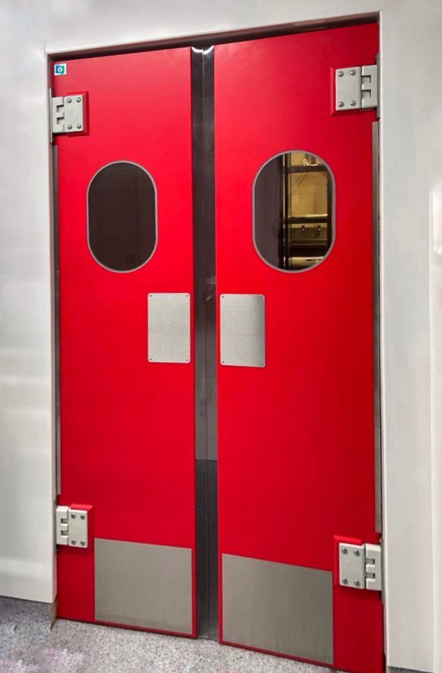 Porte va et vient en polyéthylène haute densité - Huisserie en U ou en C - Charnières inox_0