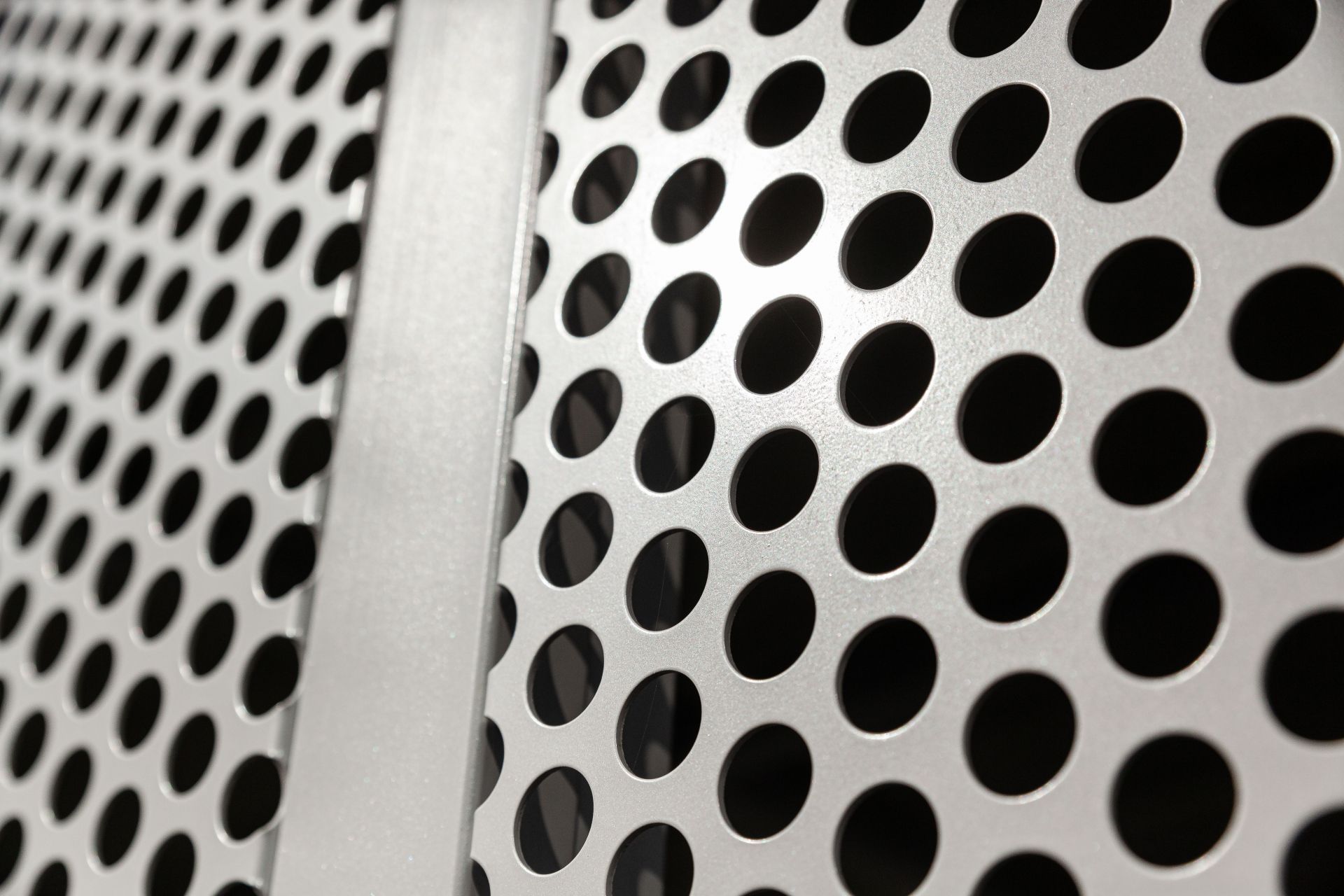 Abri vélos avec toiture inclinée vers l'arrière