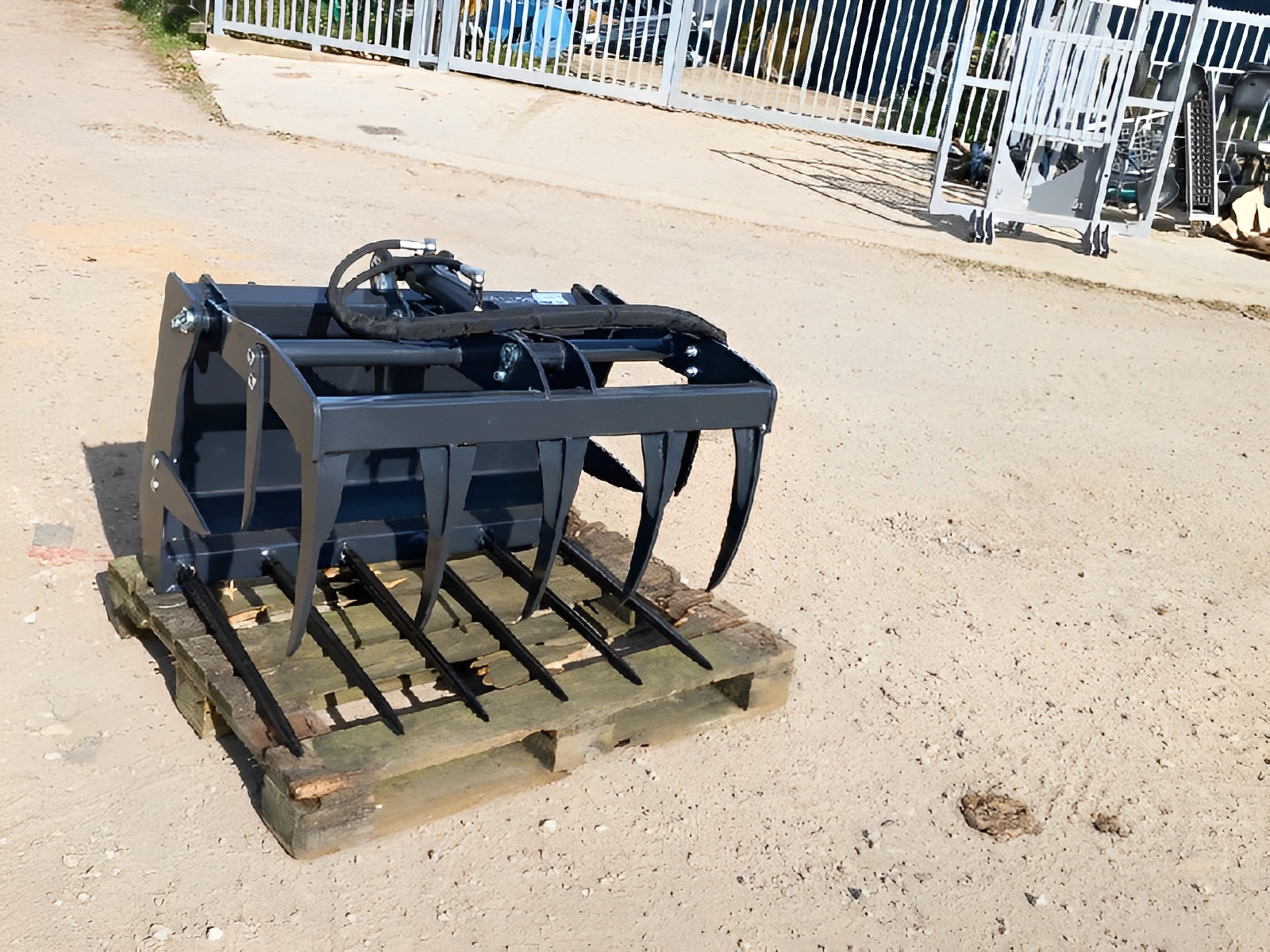 Fourche à fumier NC crocodile 1.0m AKT - bobcat skidsteer - En occasion_0