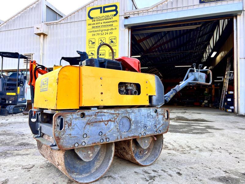 Compacteur a main