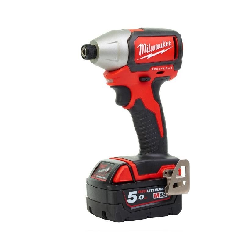 VISSEUSE À CHOCS COMPACTE BRUSHLESS M18 BLID-502C MILWAUKEE - 2 BATTERIES 5.0AH 18V - 1 CHARGEUR  100 MIN - 4933448457
