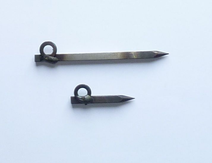 Piquets en acier trempé de 150 mm - Fixation pour tubes pneumatiques de compteurs routiers_0